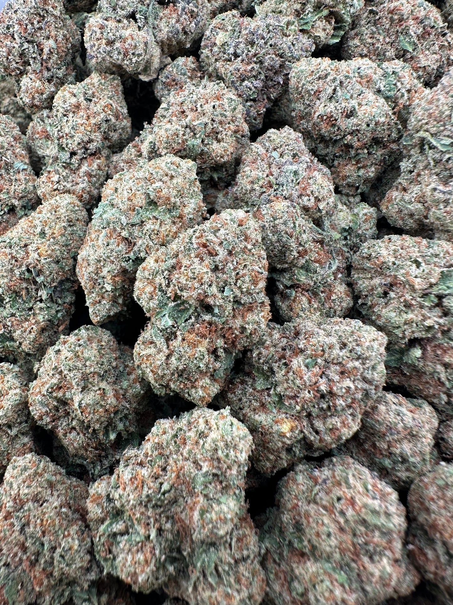 THC-A FLOWER PINEAPPLE EXPRESS - SATIVA (LIGHT DEP)